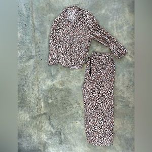 Victoria’s Secret Pajama Button Up Long Sleeve & Pants Leopard Hearts Pink/Black